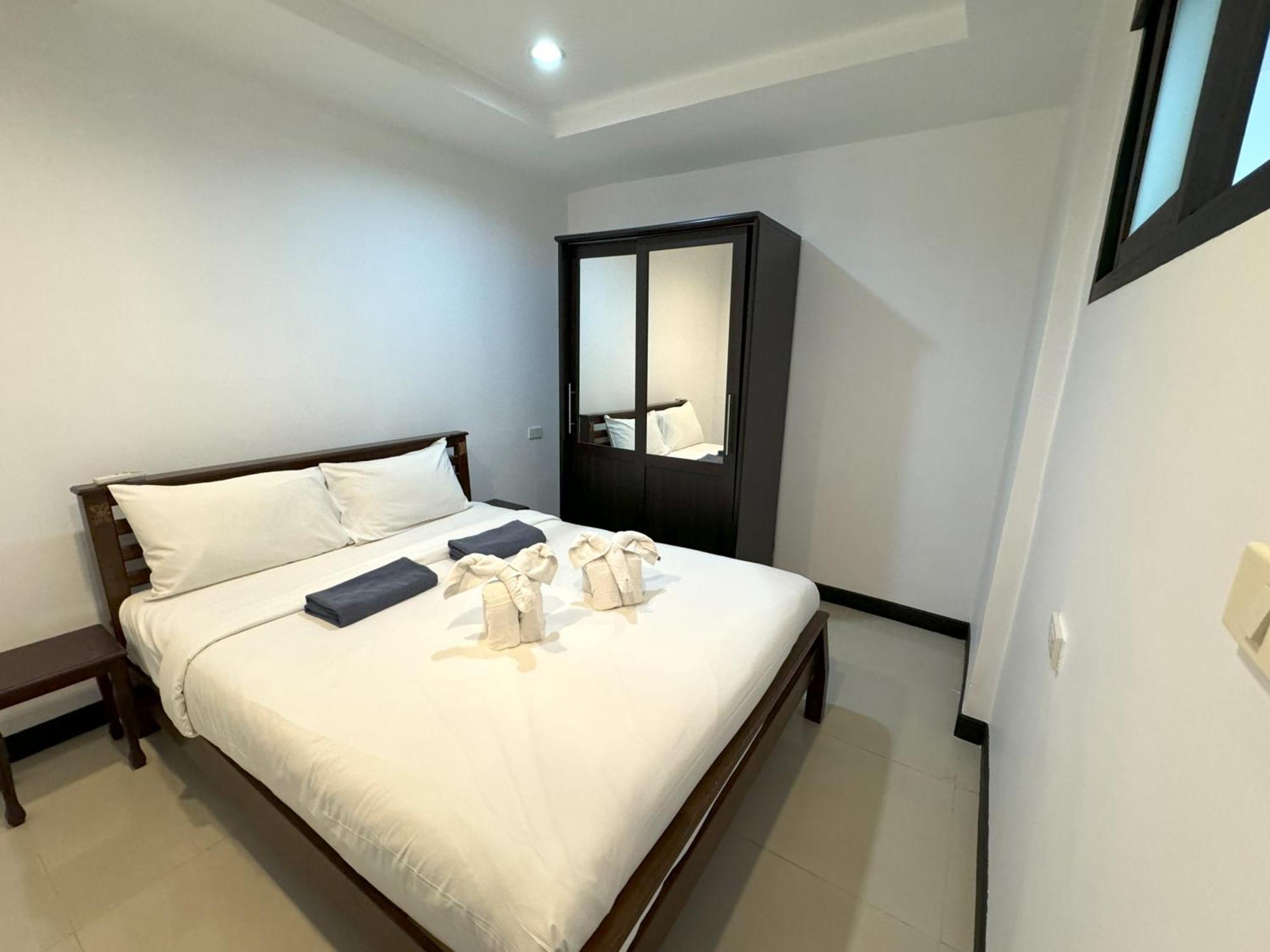 Patong Tower Apartment By Lofty Esterno foto
