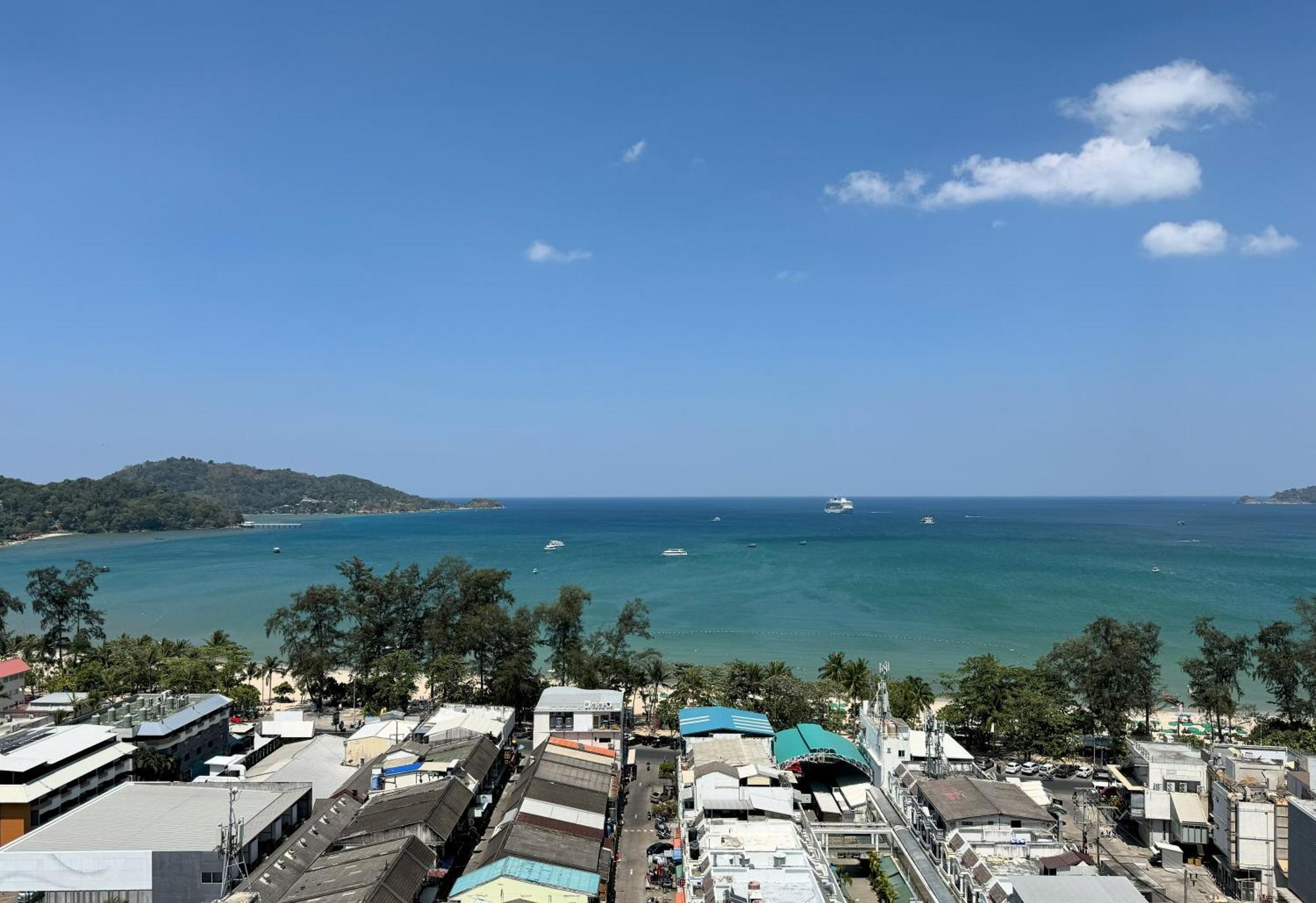 Patong Tower Apartment By Lofty Esterno foto