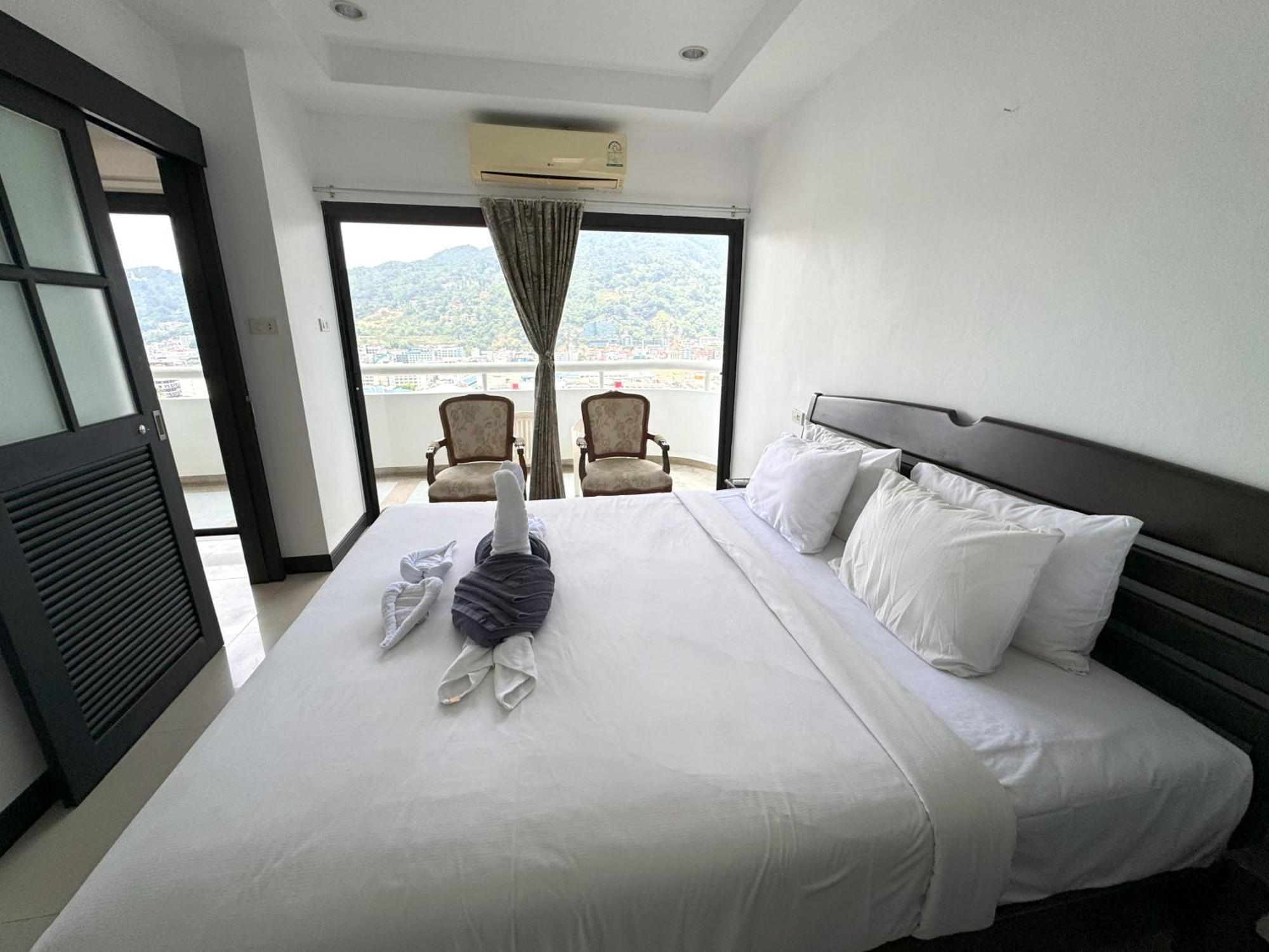 Patong Tower Apartment By Lofty Esterno foto